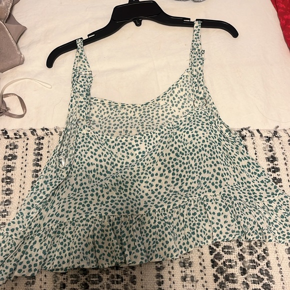 Green and white dotted top - Picture 2 of 3